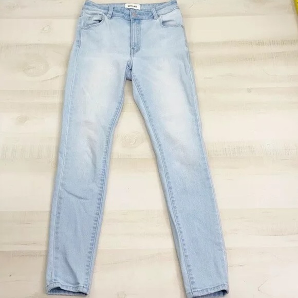 ROLLA’S West Coast Super Skinny In Light Blue Wash - Picture 3 of 10